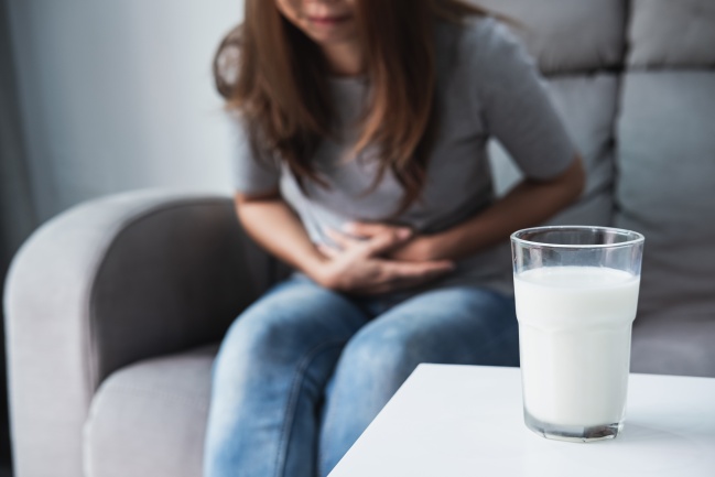 Esses sintomas podem indicar intolerância à lactose.