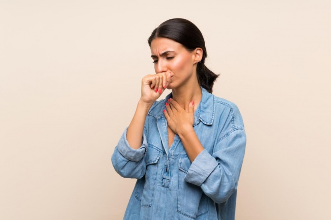 Por que o refluxo causa tosse? 