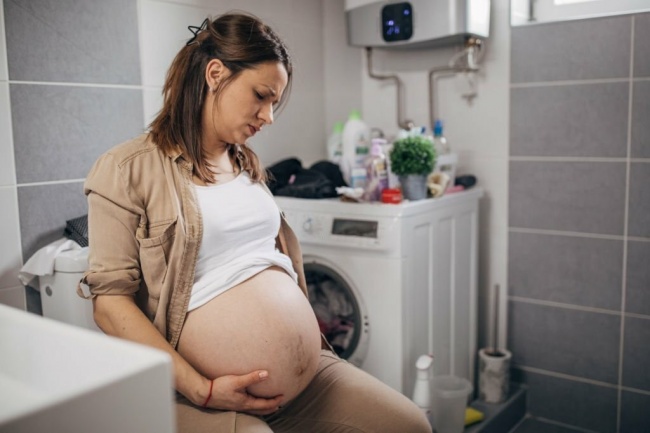 Por que tantas mamães ficam com o intestino preso na gestação?