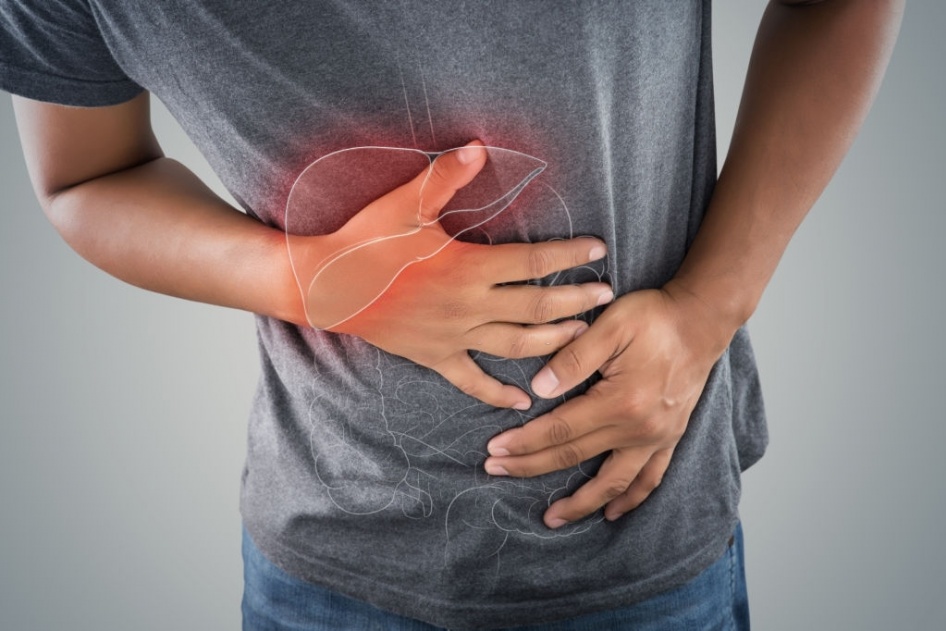 Principais sintomas e sinais que indicam problemas no fígado